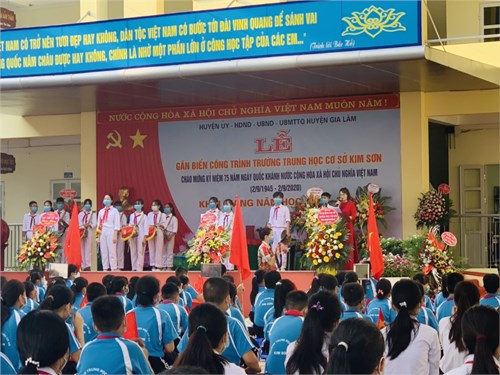 Lễ gắn biển công trình cấp huyện trường THCS Kim Sơn - chào mừng kỉ niệm 75 năm ngày Quốc khánh nước Cộng hòa xã hội chủ nghĩa Việt Nam và Khai giảng năm học 2020 - 2021.